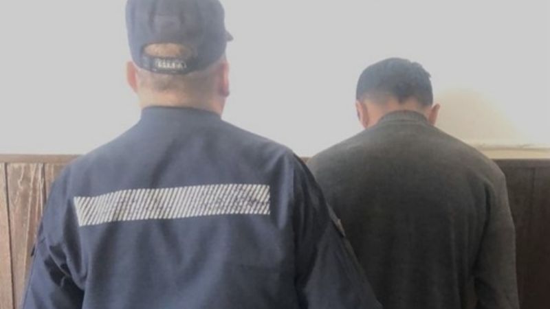 Vio a la policía y escapó: acababa de robar