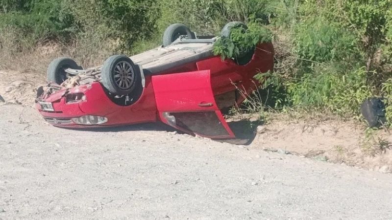 Volcó un Automóvil en la Banquina del By Pass de Belén