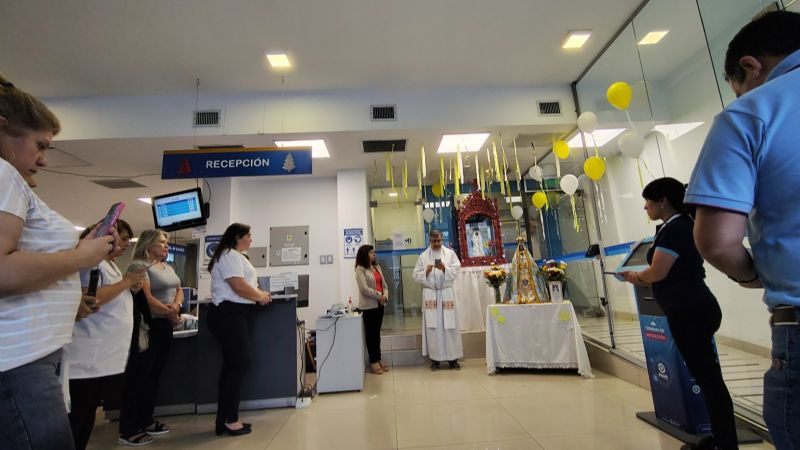 La Madre del Valle lleva su bendición al PAMI