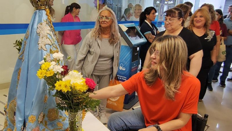 La Madre del Valle lleva su bendición al PAMI