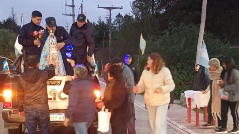 Capellanía Policial inició el recorrido con la imagen de la Virgen del Valle