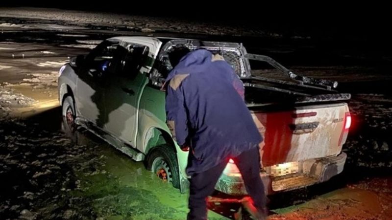 Quedó empantanado con la camioneta en plena Puna