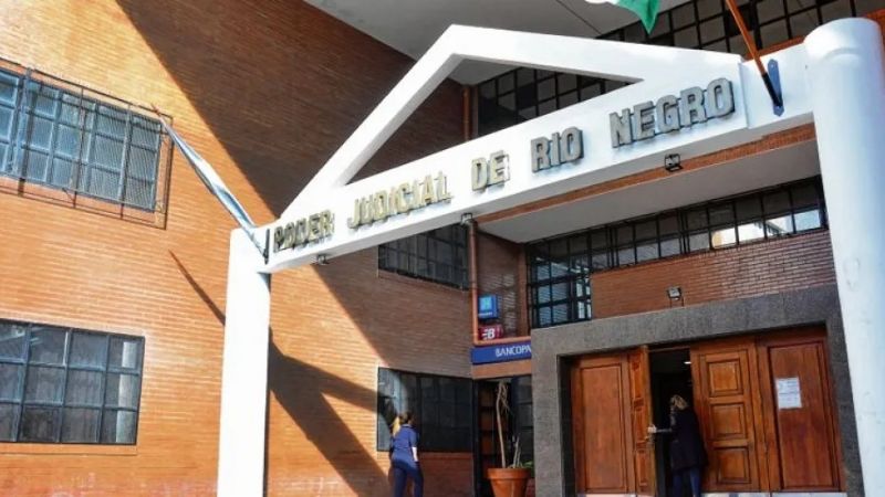 Volvió después de 40 años para pagar alimentos a su hija con discapacidad