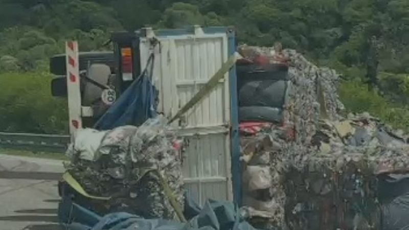 Dos accidentes con camiones en la Cuesta El Totoral