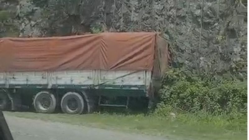 Dos accidentes con camiones en la Cuesta El Totoral