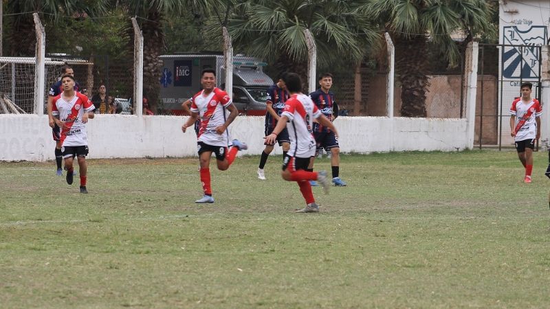 Goleadas de “La Villa”, San Lorenzo y Peñarol