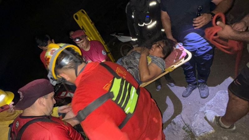 Rescataron a una mujer que se lesionó mientras realizaba senderismo