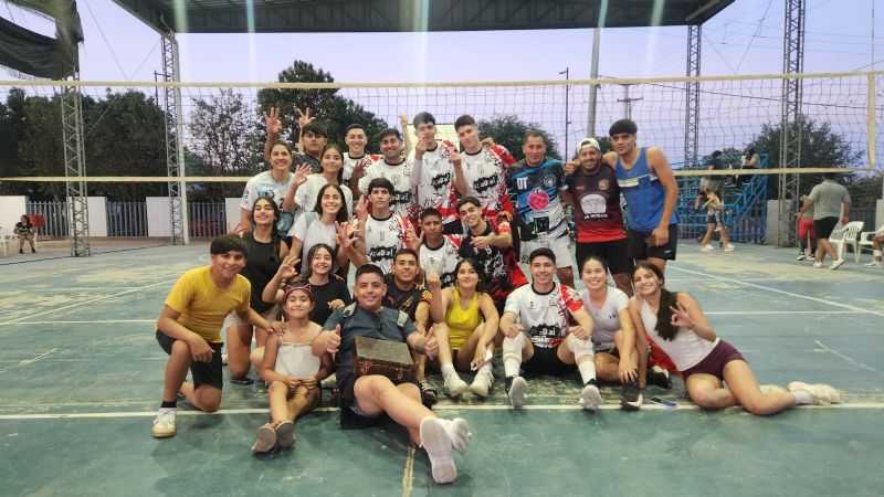La Escuela Formativa de Vóley Municipal avanza firme en las finales de la Liga Catamarqueña