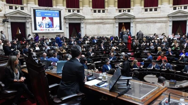 Milei evalúa extender la convocatoria a extraordinarias durante todo el verano