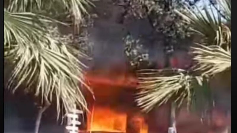 Urgente: voraz incendio en una carpintería, vivienda y dietética