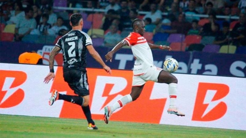 Estudiantes venció al “Ferro” y al calor y está en “semis”