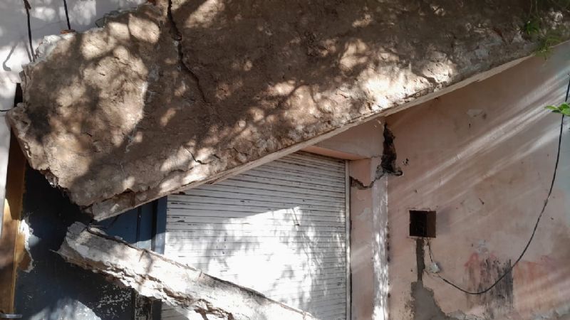 Explosión y derrumbe en una vivienda de la Capital