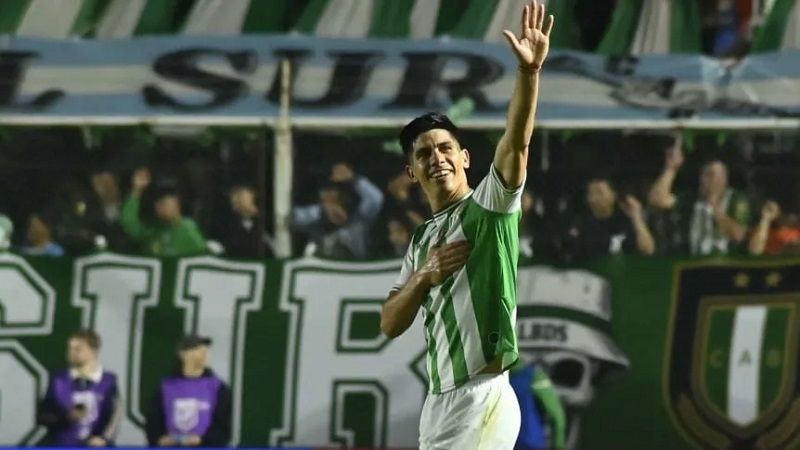 Banfield “capo” del Sur y Racing empató en Santiago