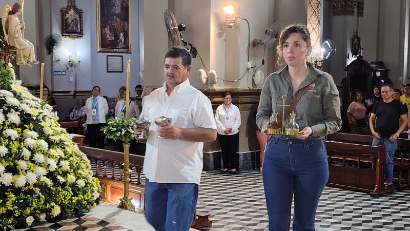 “El comunicador está llamado a  ser luz en medio de la oscuridad”