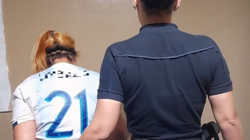 Una mujer fue detenida por robar en una farmacia