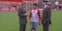 Dani López Maradona junto a su hijo, Hernán, en La Paternal, en una entrevista para el viejo Estudio Fútbol, en TyC Sports.