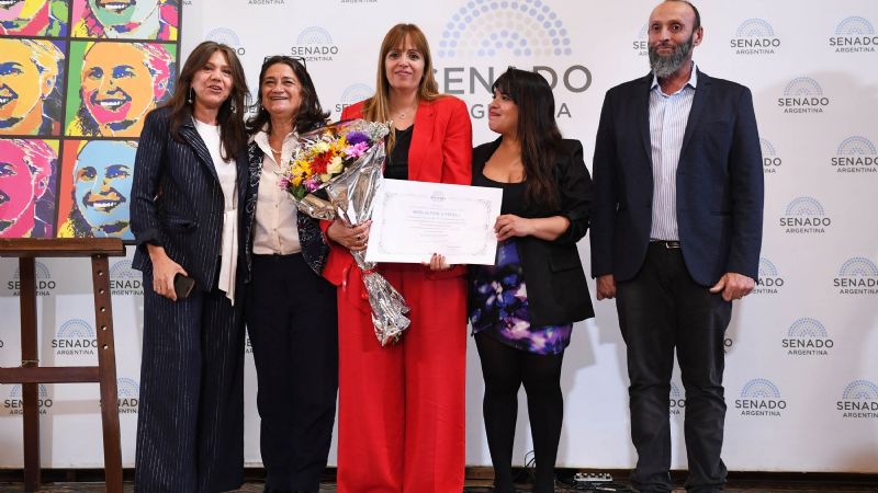 Paola Fedeli recibió la distinción “Evita Compañera” en el Senado de la Nación