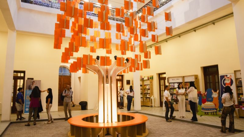 Un viernes de risa con Adrián Lakerman y un café con aroma a poesía