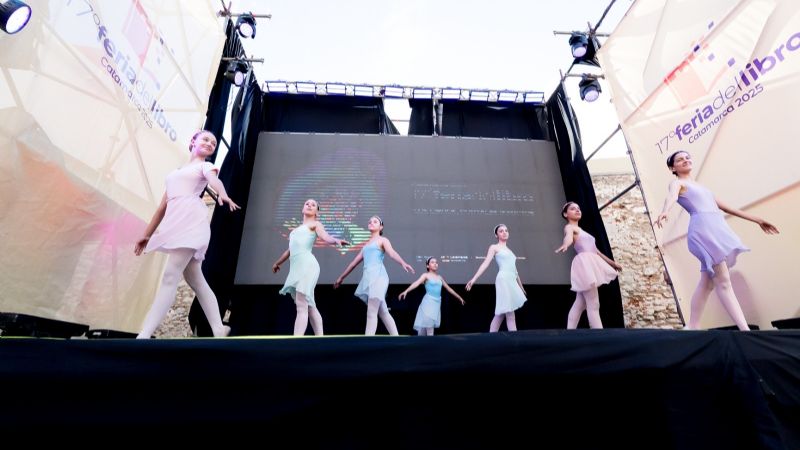 El escenario de CATA brilló en la primera jornada de la Feria del libro