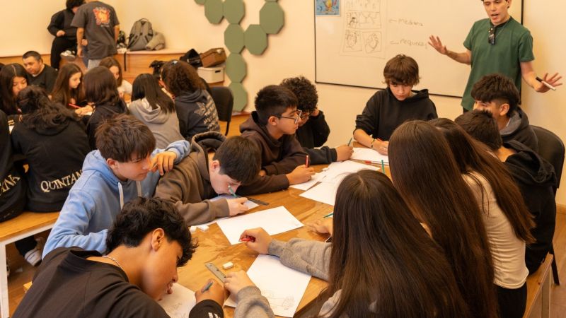 Niños y adolescentes crearon sus propios cómics y animaciones en la Feria del Libro