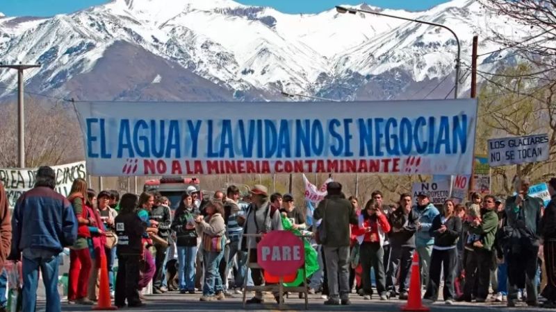 Mendoza dice sí a la mina de cobre que divide a la provincia: promesas de empleo y alerta ambiental