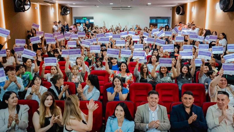 Más de 300 personas certificadas en Escuela Empresarial para Mujeres y Diversidades