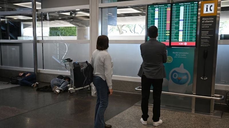 Por el paro de controladores aéreos, ya hubo más de 40.000 pasajeros afectados