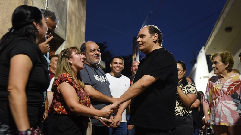 Gustavo inauguró obras de intervención paisajística en el Pasaje Jardín