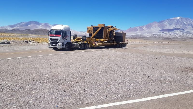 Por transporte de equipos mineros, transitar con precaución por RN 60 en Tinogasta
