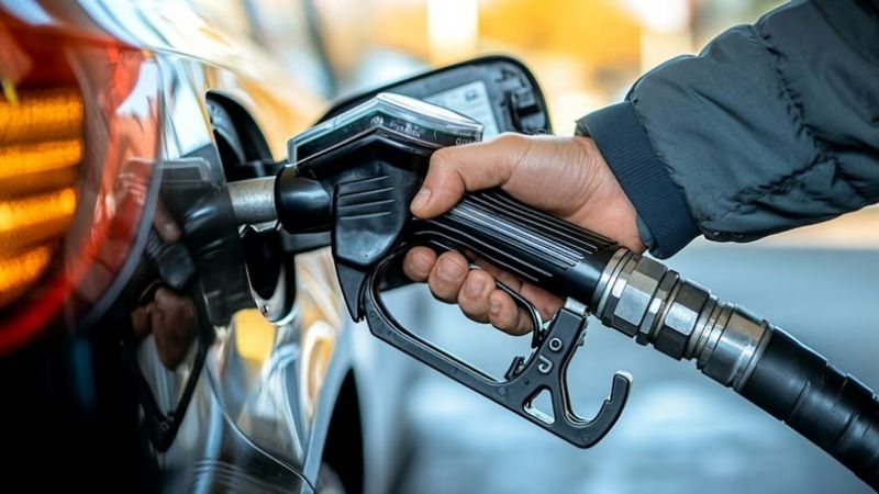 Cargó combustible por $137 mil y huyó de la estación sin pagar