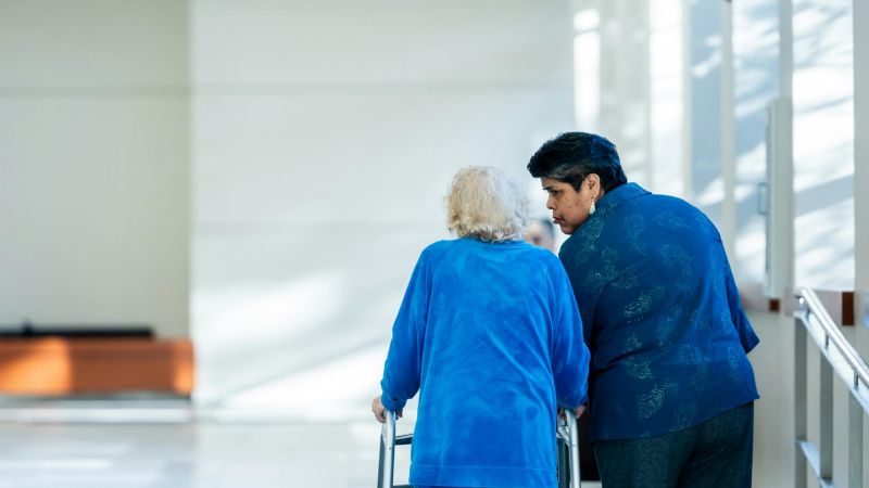 PAMI brinda asistencia domiciliaria: quiénes pueden acceder y cómo solicitar el subsidio