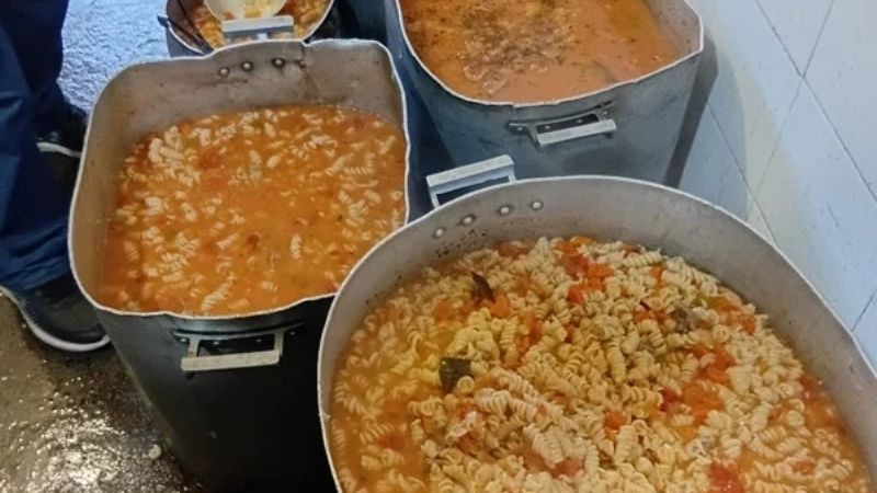 Jóvenes y el Servicio Penitenciario solidarios en Nochebuena y Navidad