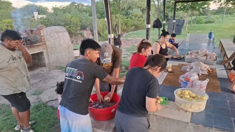 Jóvenes y el Servicio Penitenciario solidarios en Nochebuena y Navidad