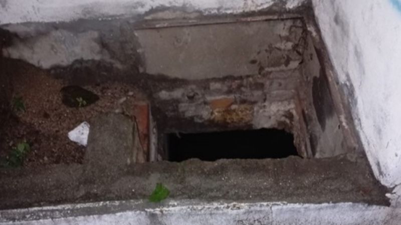 Policías rescataron a una mujer que cayó a una cisterna