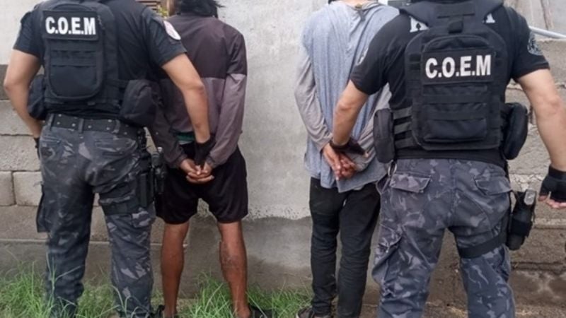 Dos detenidos por amenazar a un hombre con un machete