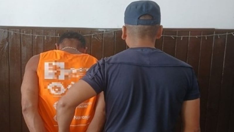 Amenazó y agarró a patadas a una mujer de 76 años