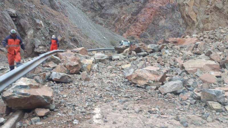 El Paso de San Francisco cerrado por derrumbes