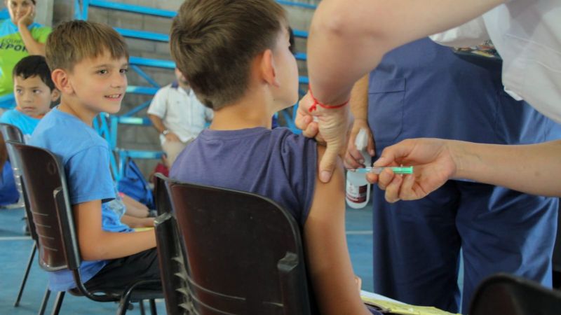 Salud lleva el Vacunatorio Móvil a barrios de la Capital