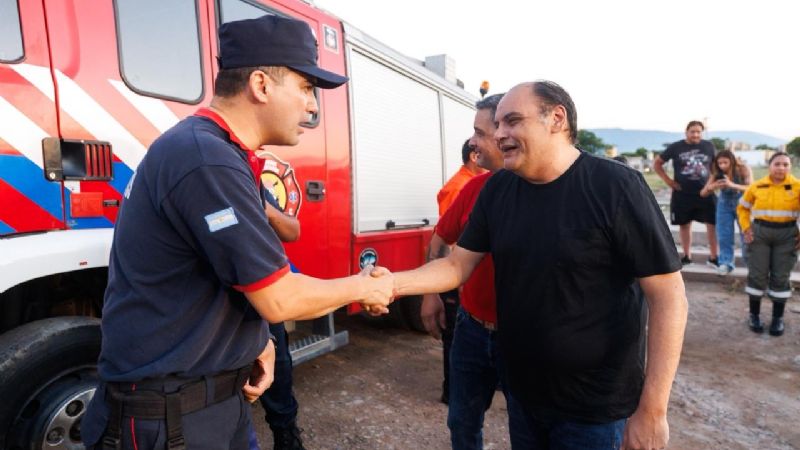 Bomberos voluntarios "Halcones de Fuego" estrenan nuevo cuartel en la Capital