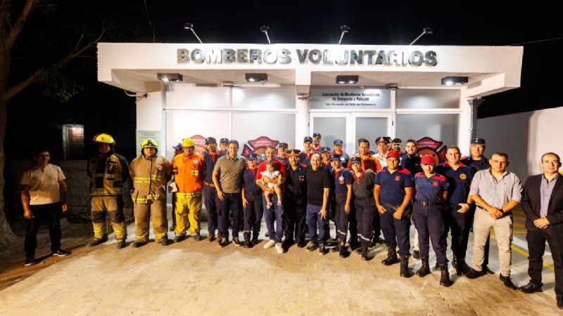 Bomberos voluntarios "Halcones de Fuego" estrenan nuevo cuartel en la Capital