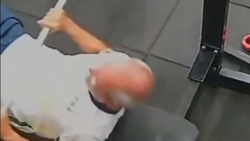 Tragedia en un gimnasio: un hombre murió tras sufrir un accidente durante un press de banca