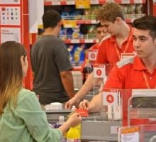 Alivio para mercantiles: homologaron sin cambios el acuerdo paritario