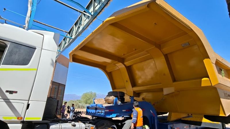 Por equipo minero de dimensiones especiales, precaución en el ingreso a Tinogasta