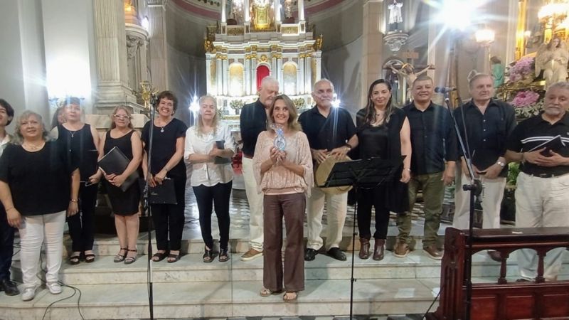 Notable actuación del Coro “Cantando Ando”