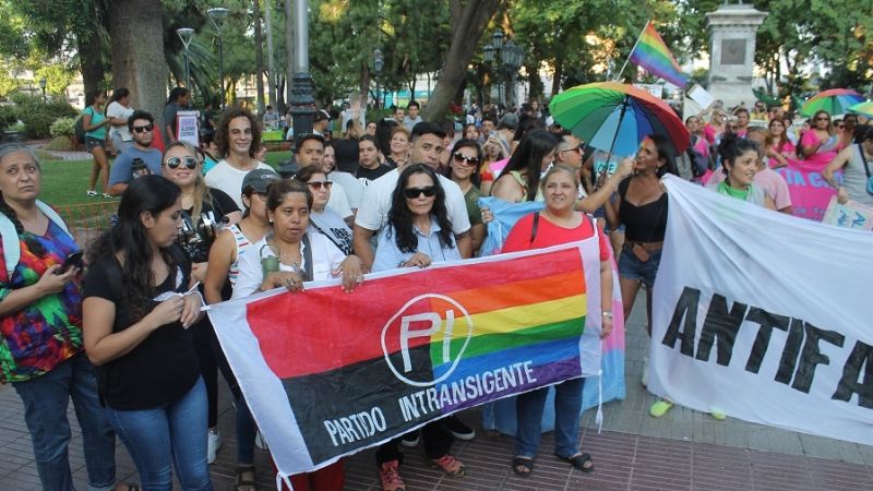 Catamarca marchó contra el discurso homofóbico y las políticas de Milei