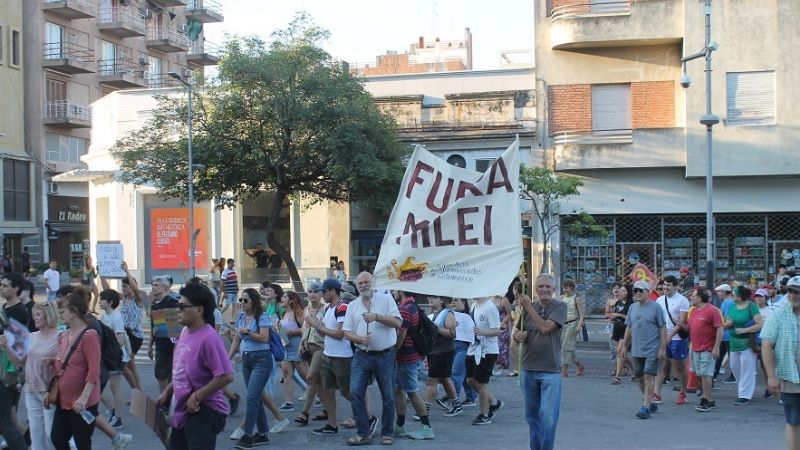 Catamarca marchó contra el discurso homofóbico y las políticas de Milei