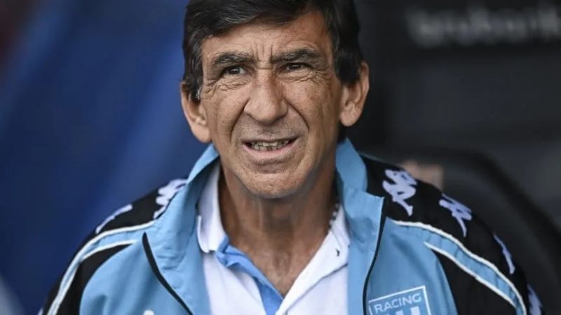 Costas ya concentró a Racing para el jueves