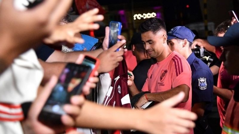 Gran recibimiento a River en San Juan