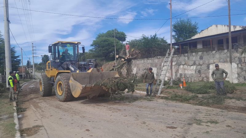 Arreglos viales en los departamentos afectados por la lluvia
