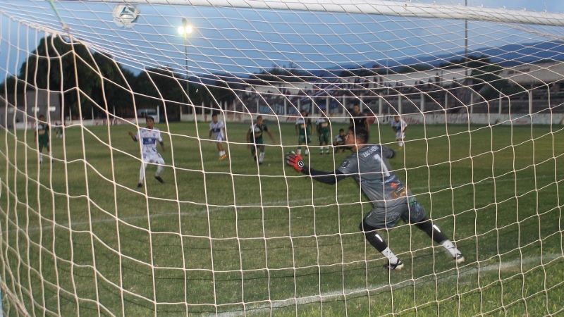 Los Sureños mantuvo la victoria, 3-2 ante Sumalao